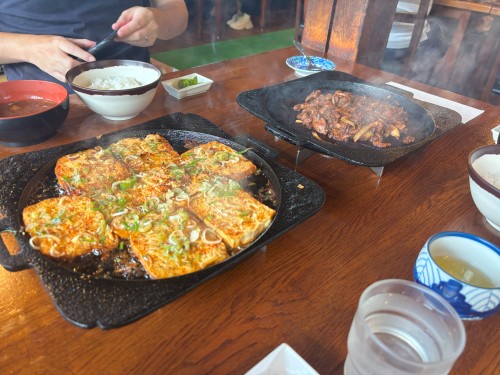 必ず立ち寄る国八食堂